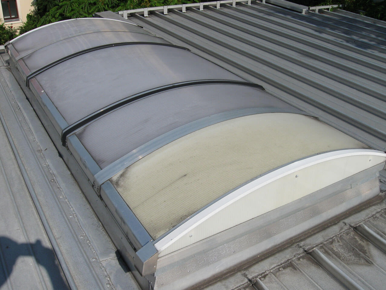 245-Dachfenster-Polycarbonat-ohne-Sonnenschutz