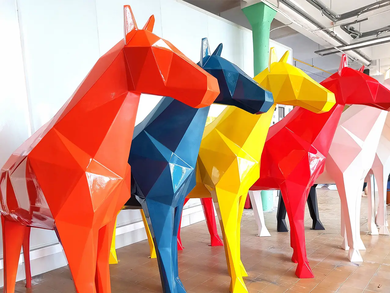 3D-XXL-Pferdefigur-Pferd-190cm-hoch-geometrische-Plastik