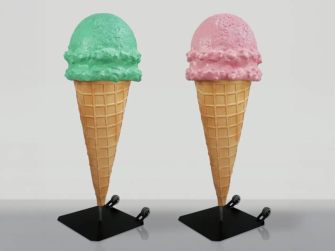 3D-Werbefigur-Eiskugel-Rosa-Waffeltuete-Metallfuss-Rollen-140cm