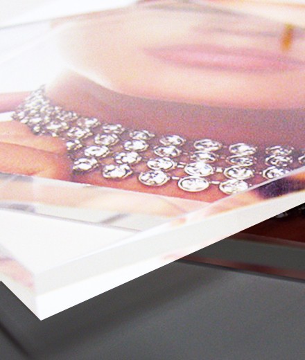 Acryl transluzent 3 mm mit Foliendruck für Leuchtkasten Acryl transluzent 3 mm mit Foliendruck für Leuchtkasten