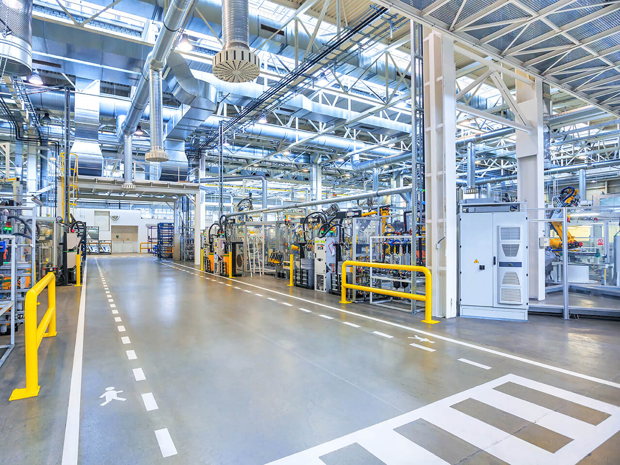 1016-Bodenmarkierung-Produktionshalle-Industriehalle-Airless-Spruehtechnik-Klebeband