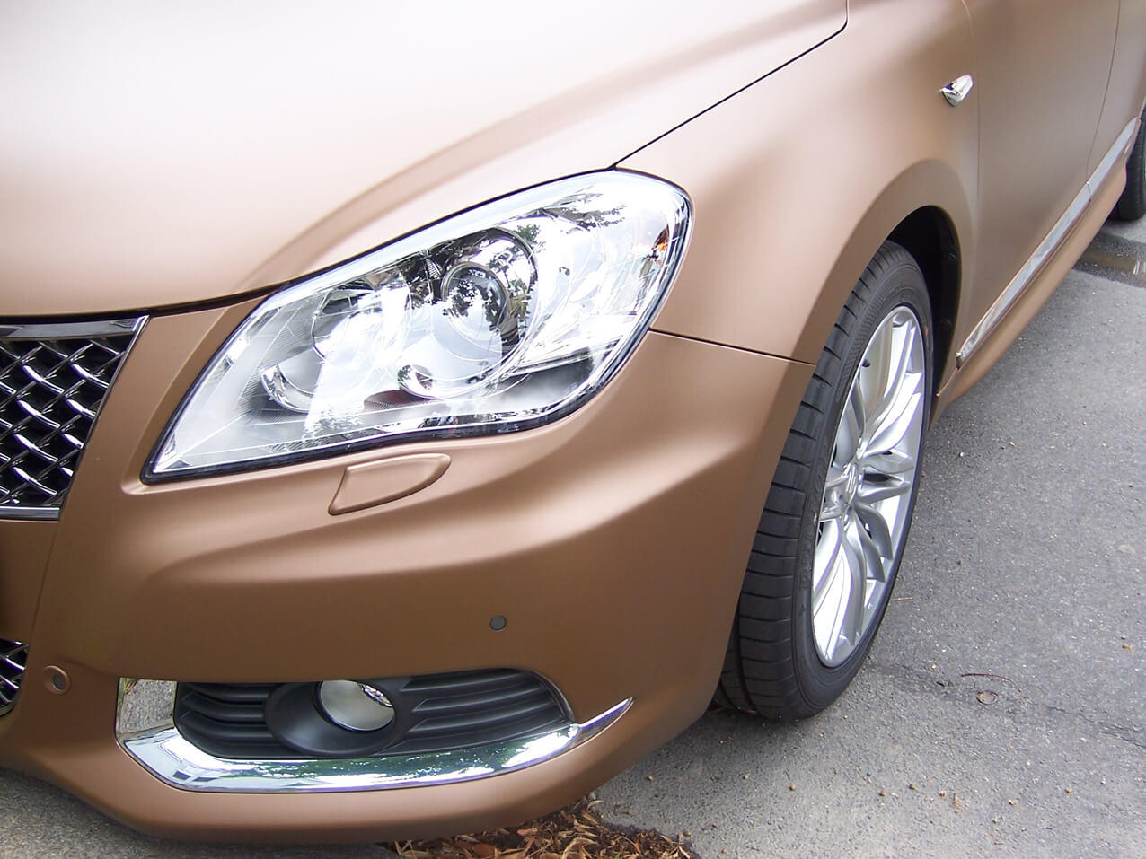 431-Autofolie-Hexis-Serie-Braun-Matt-Metallic