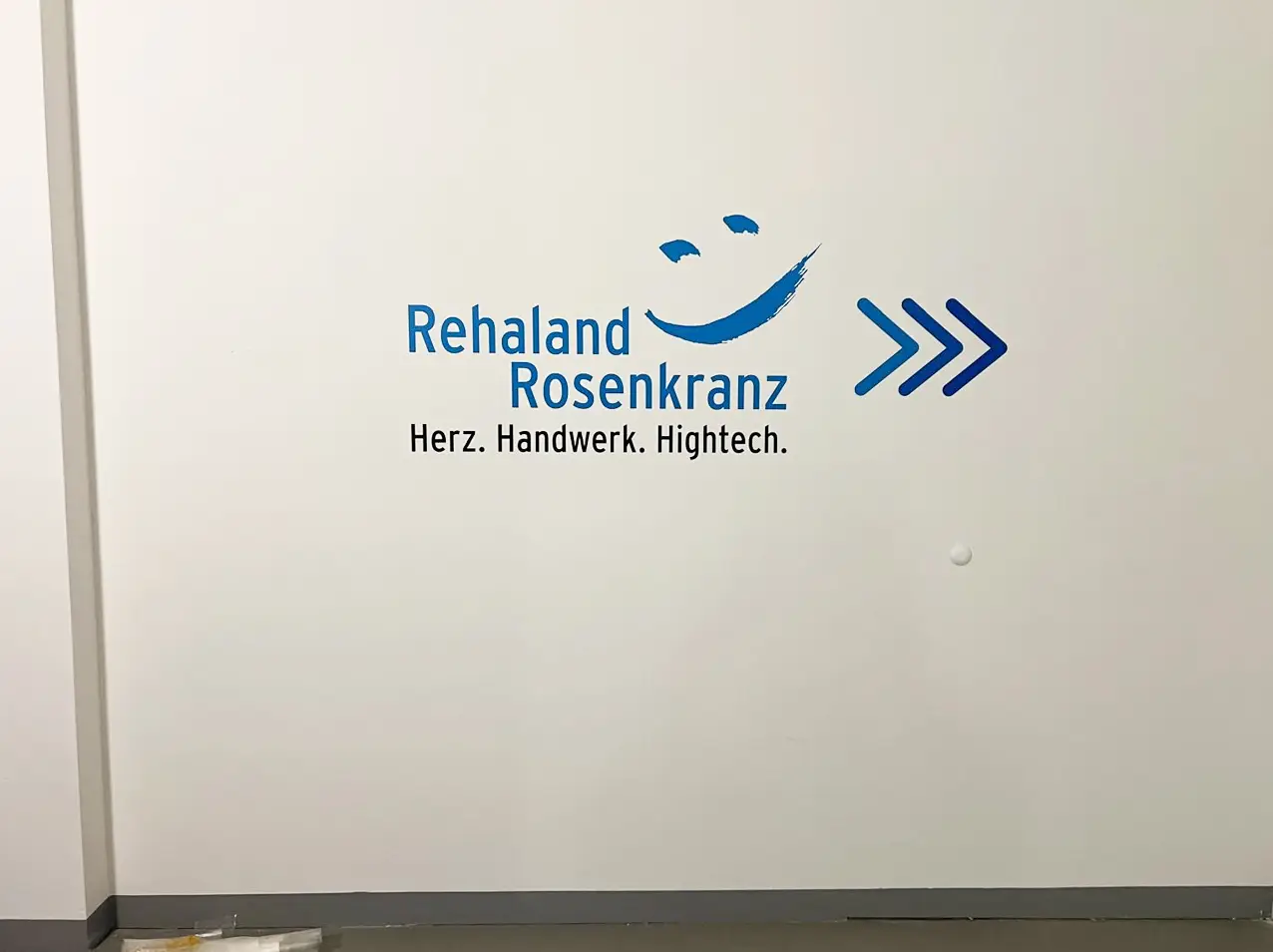 773-Wandtattoo_Wandgestaltung_Rehaland Rosenkranz