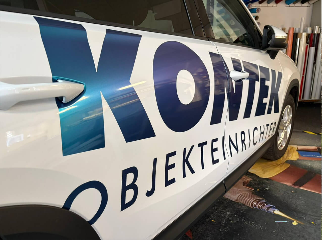 764-Autobeschriftung-Regenbogenfarben-Oracal-970RA-Premium-Shift-Effect-Cast