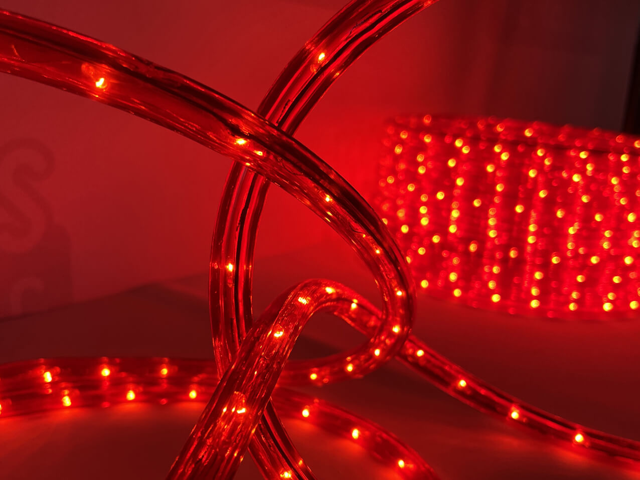 LED-Lichtschlauch-Lichterkette-Werbung-flexibel-rot-leuchtend
