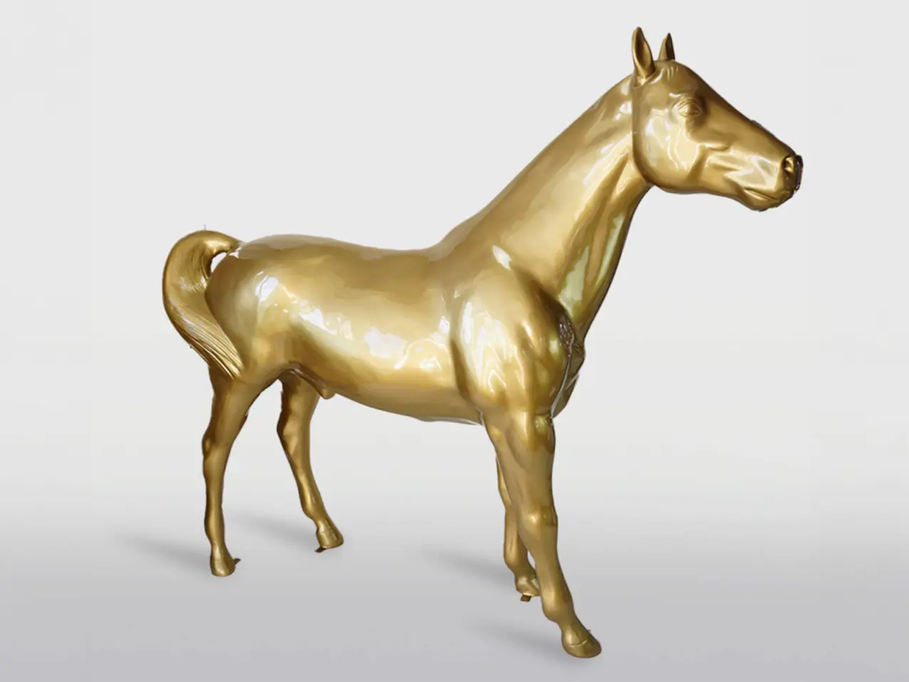 3D-XXL-Pferdefigur-lebensgross-245x200cm-gold