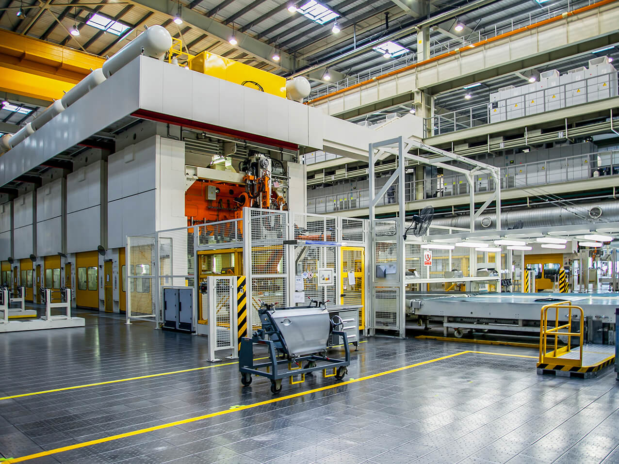 1016-Bodenmarkierung-Industriehallen-Produktionshallen-Transportwege