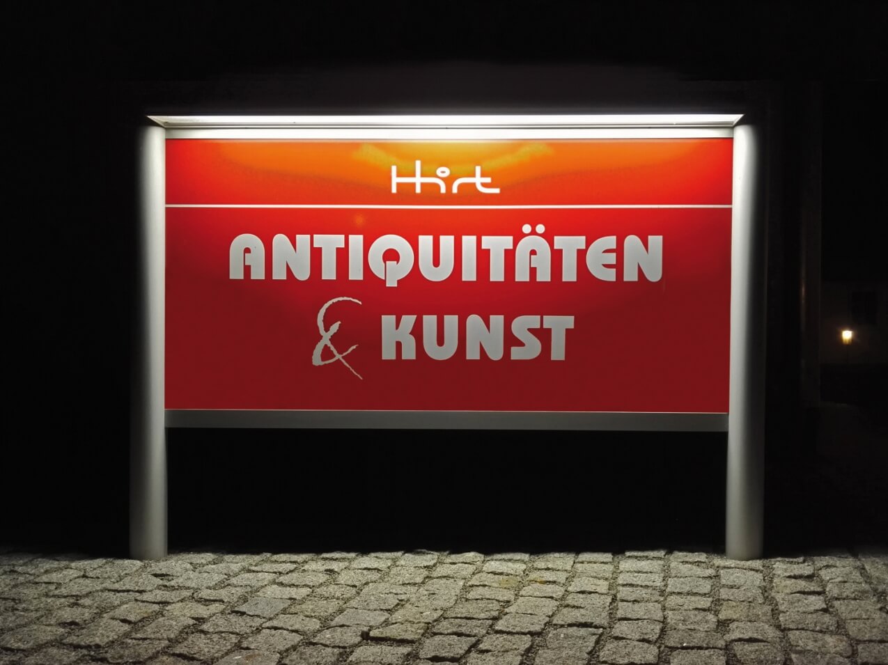 Aufsteller-Saeule-rund-90mm-LED-Leuchte-Lampenprofil-rund