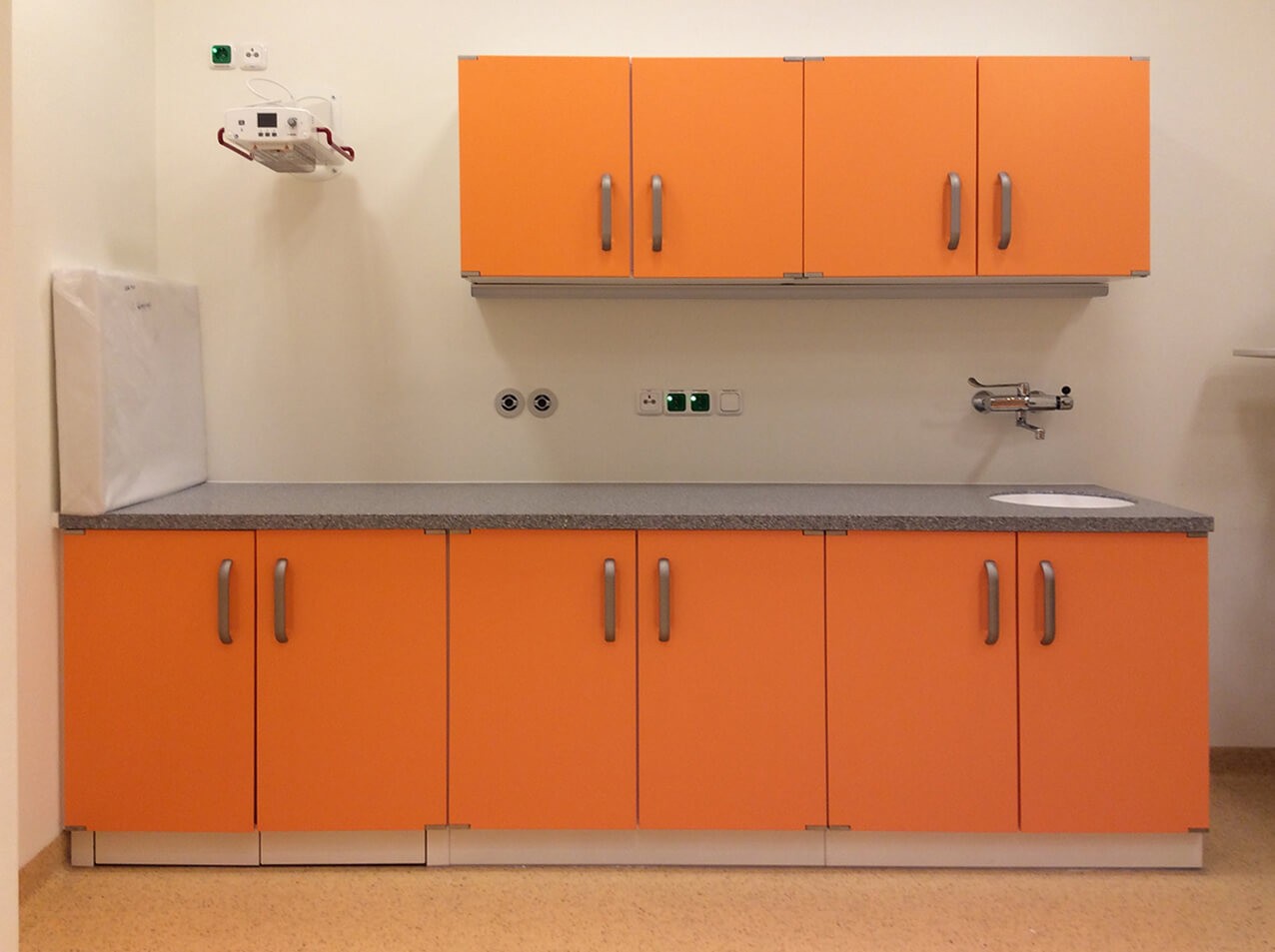 Moebelfolie-Kueche-Neu-beklebt-kleben-Renovierung