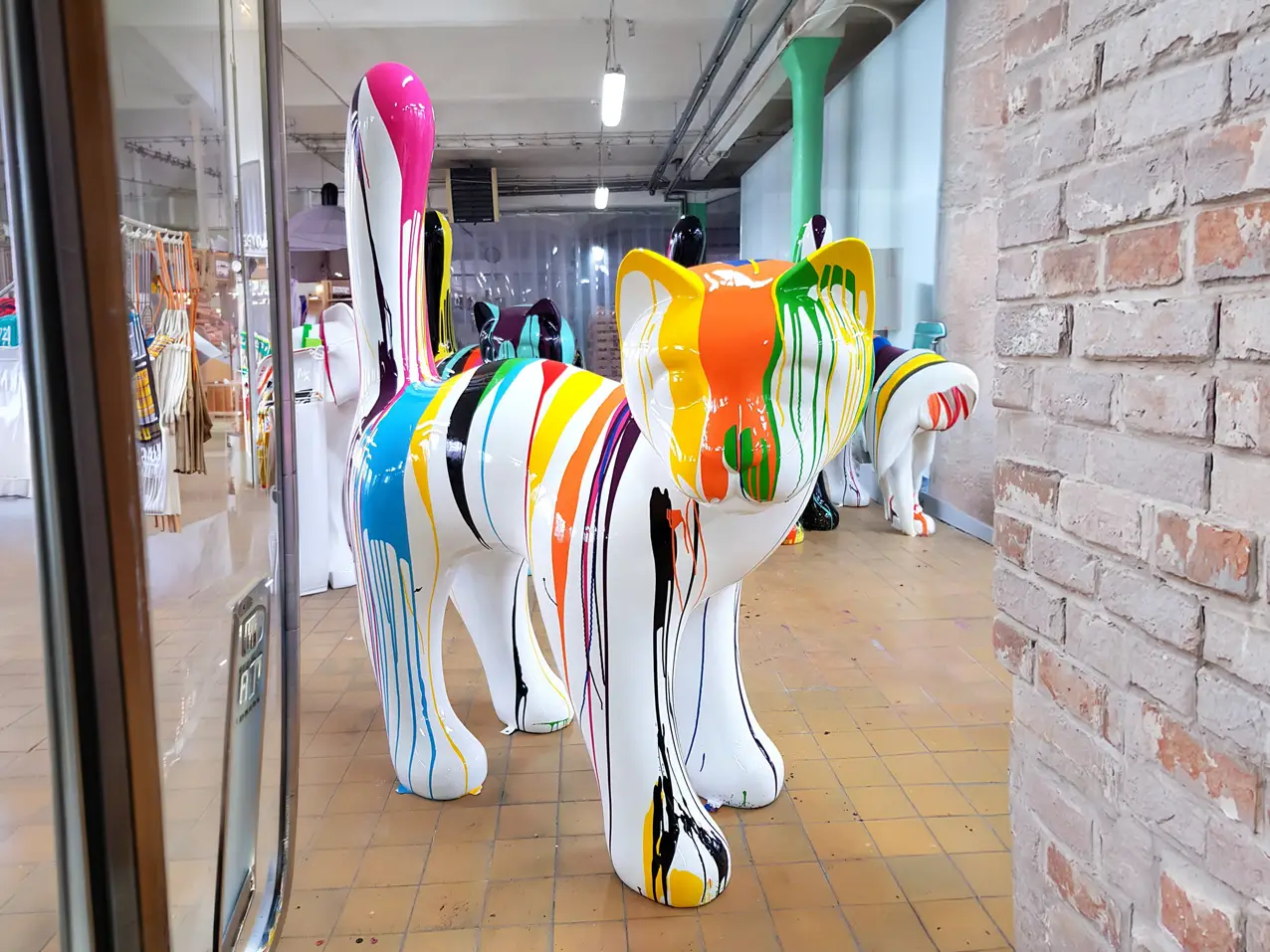 3d-XXL-Tierfigur-Riesenkatze-Kunst-216cm