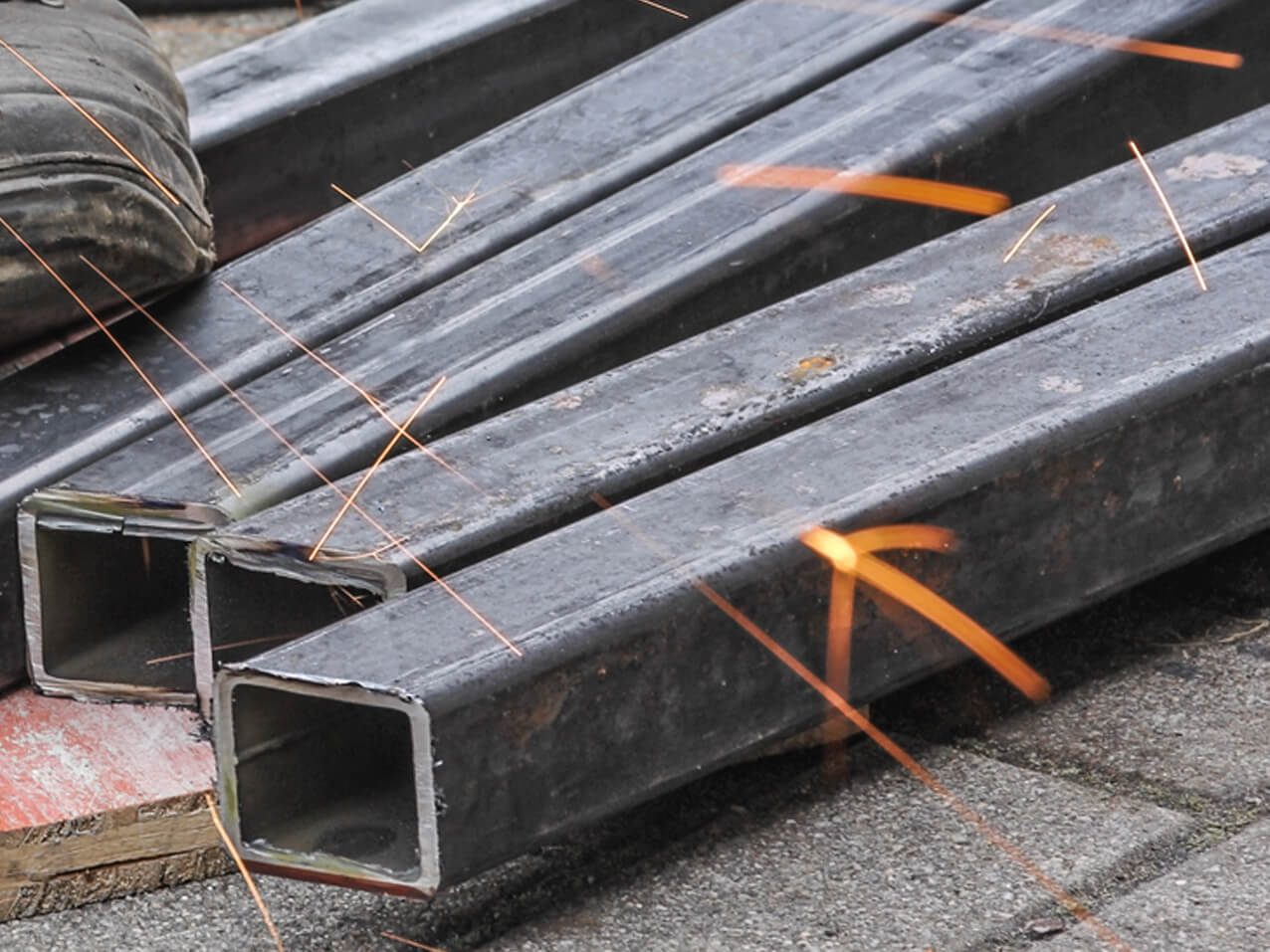 Vierkantprofil 60x40mm Stahl Eisen warmgewalzt Sonderangebot Vierkantprofil 60x40mm Stahl Eisen warmgewalzt Sonderangebot