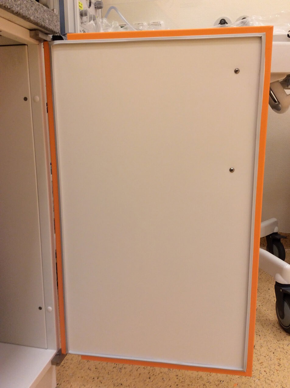 Moebelfolie-Kueche-Neufolierung-Kuechenrenovierung