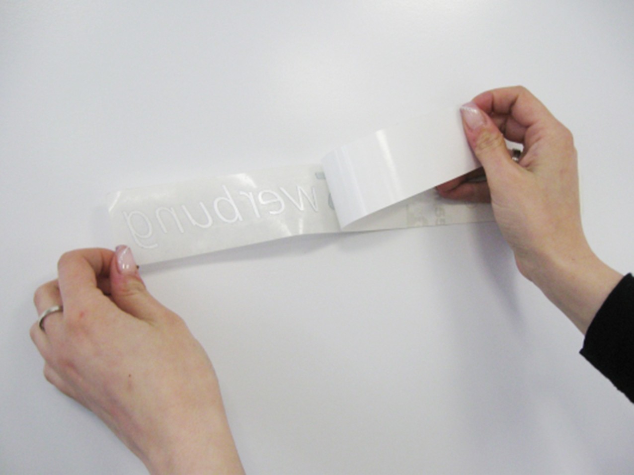 578-Beschriftung-Klebemontageanleitung-Trocken-Normal_Schritt-2