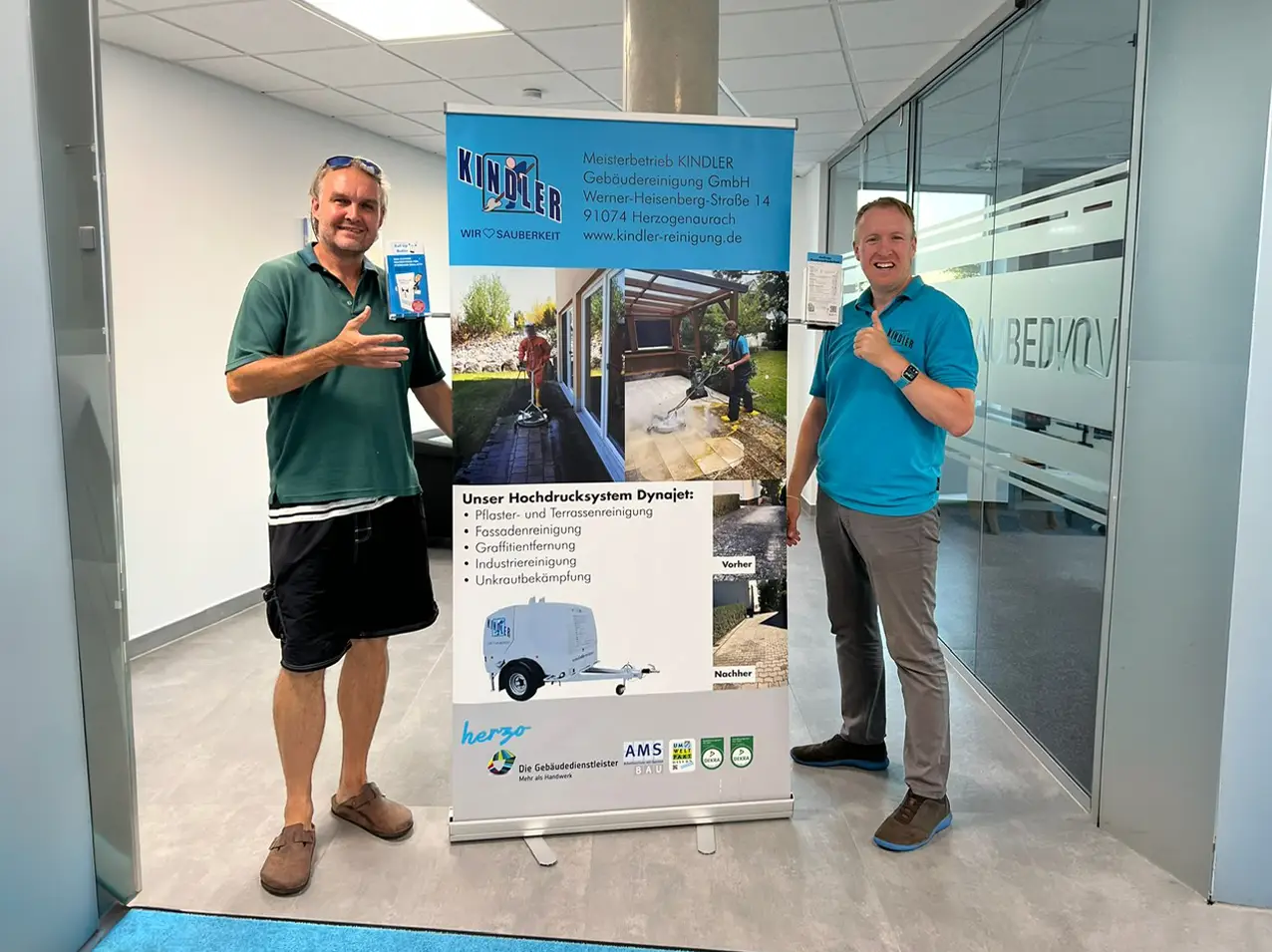 Roll-up-Displayhalterung-Acrylboxhalter-Mittelstand