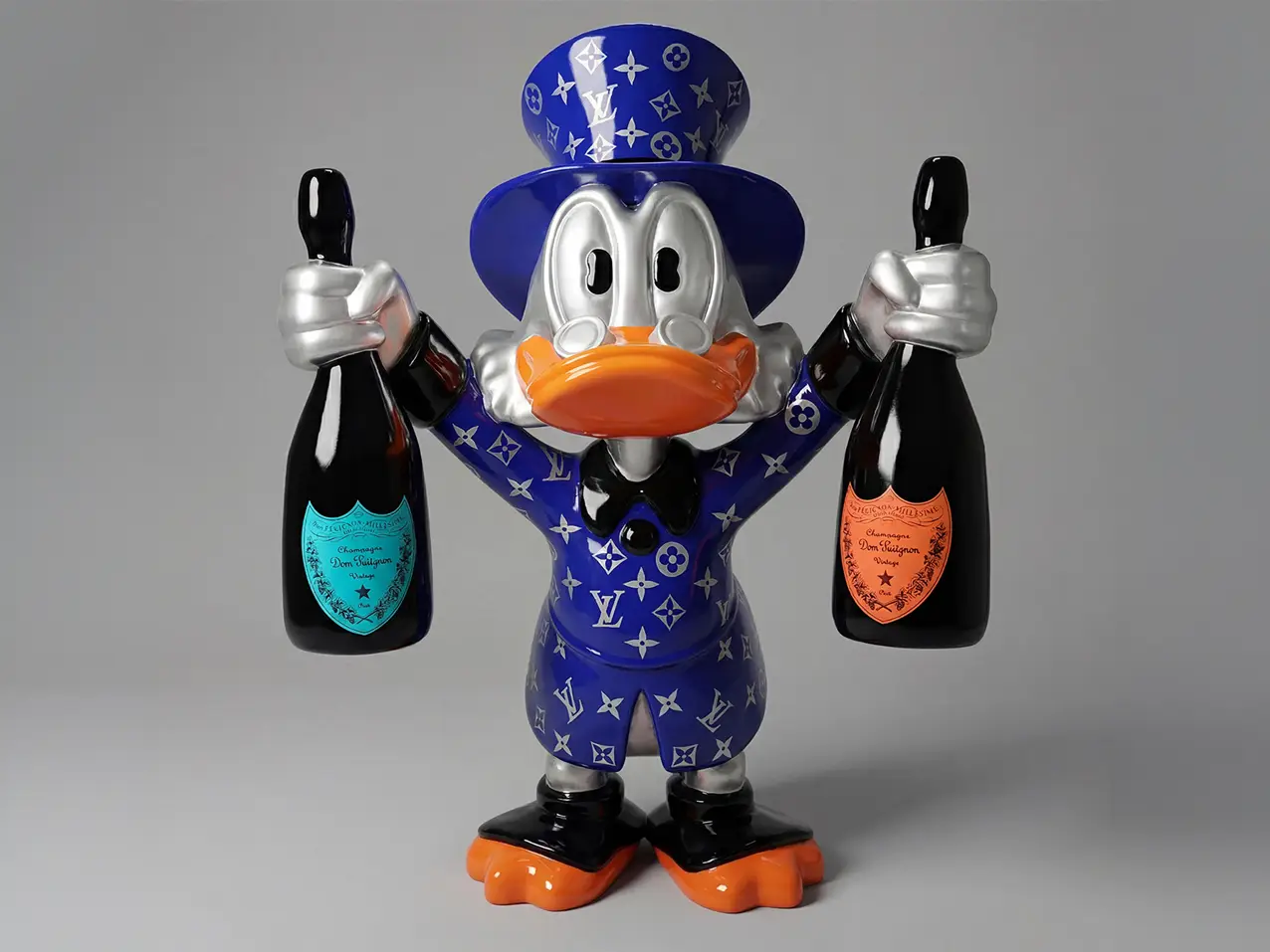 3D-XXL-Dekofigur-Dagobert-Duck-Sektflaschen-170cm