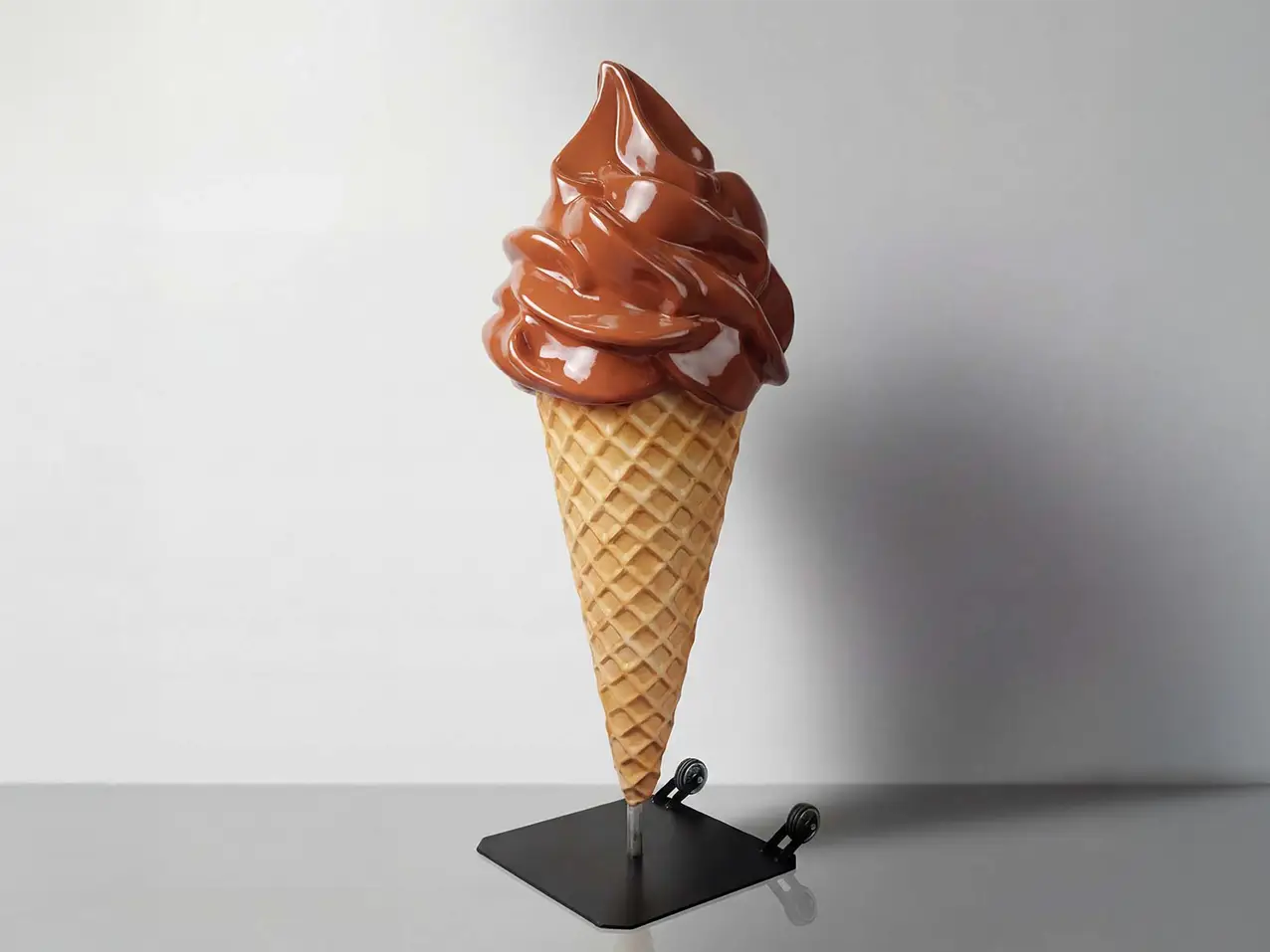 3D-XXL-Werbefigur-Werbeaufsteller-mobil-Eistuete-Softeis-Schokolade