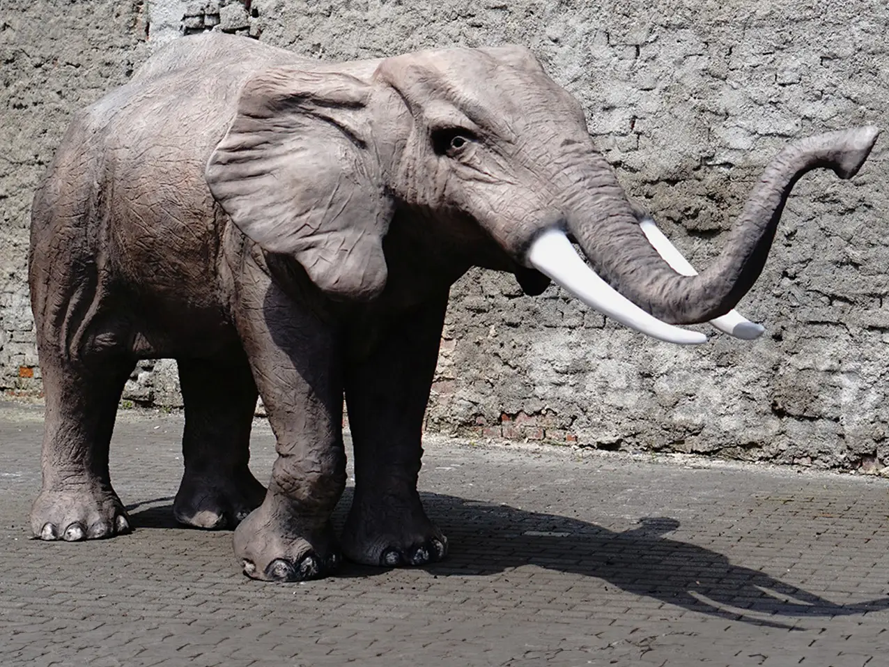 3D-Tierfigur-Elefant-Lebensgross-410x223x155cm