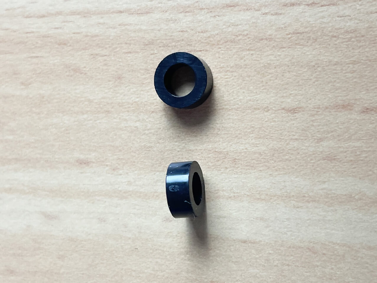 Distanzhuelse-Abstandshalter-Kunststoff-Polyethylen-schwarz-M4