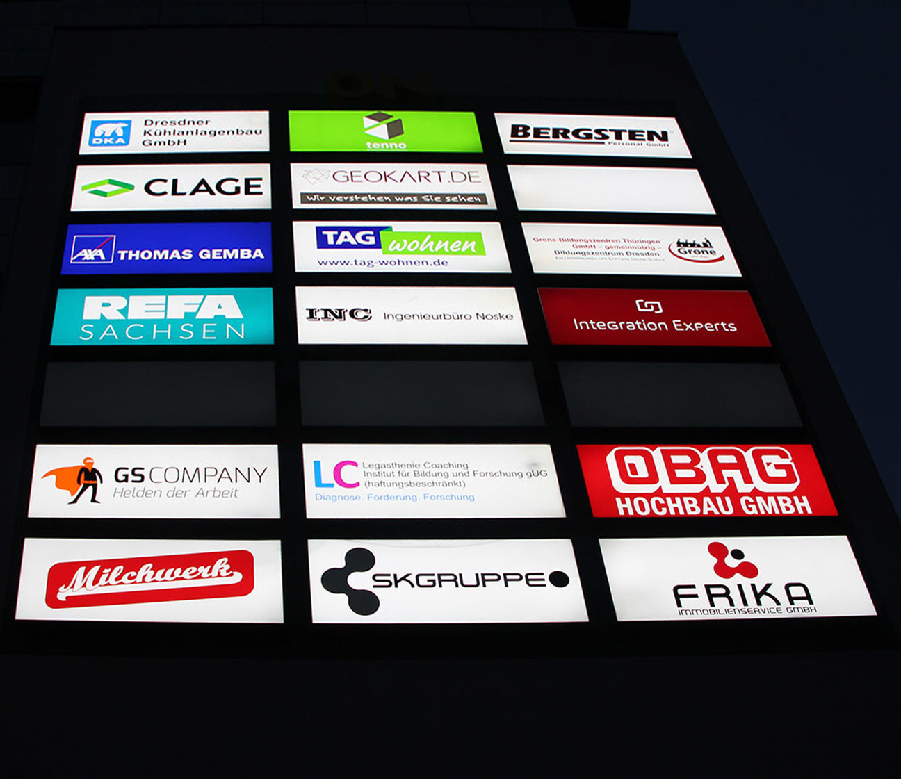 Leuchtwerbung-Leuchtkasten-Leuchtschrift-Logo Leuchtwerbung-Leuchtkasten-Leuchtschrift-Logo