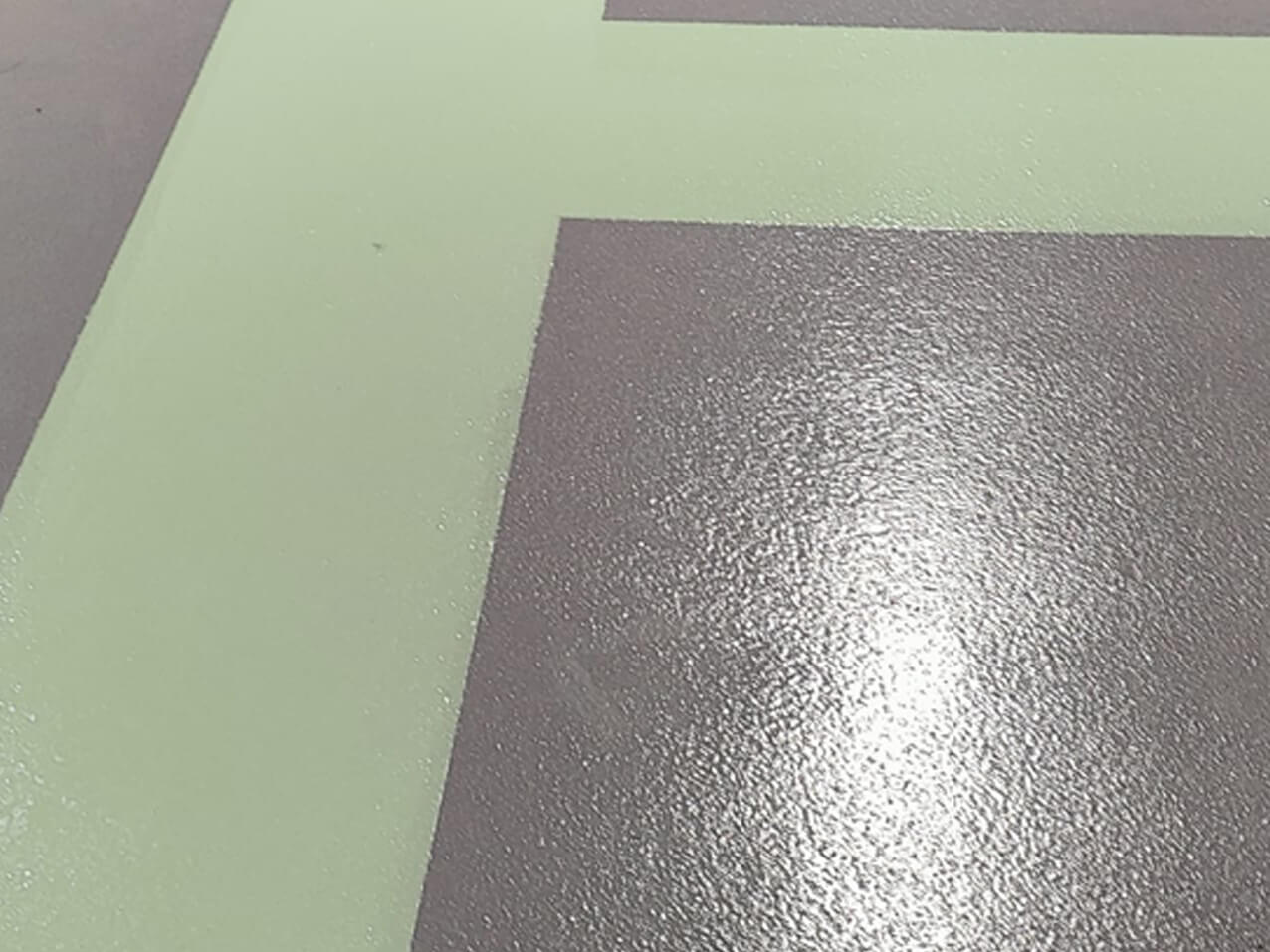 Bodenmarkierung Tiefgarage Hellgrün (Fluchtweg) Bodenmarkierung Tiefgarage Hellgrün (Fluchtweg)