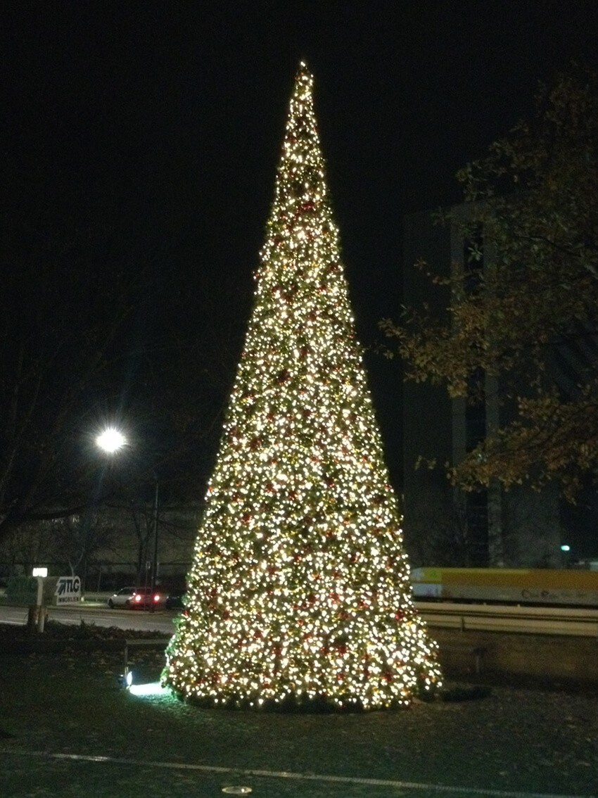 Riesen Kunstweihnachtsbaum 500-grosser-kuenstlicher-Weihnachtsbaum-12-Meter-leuchtend