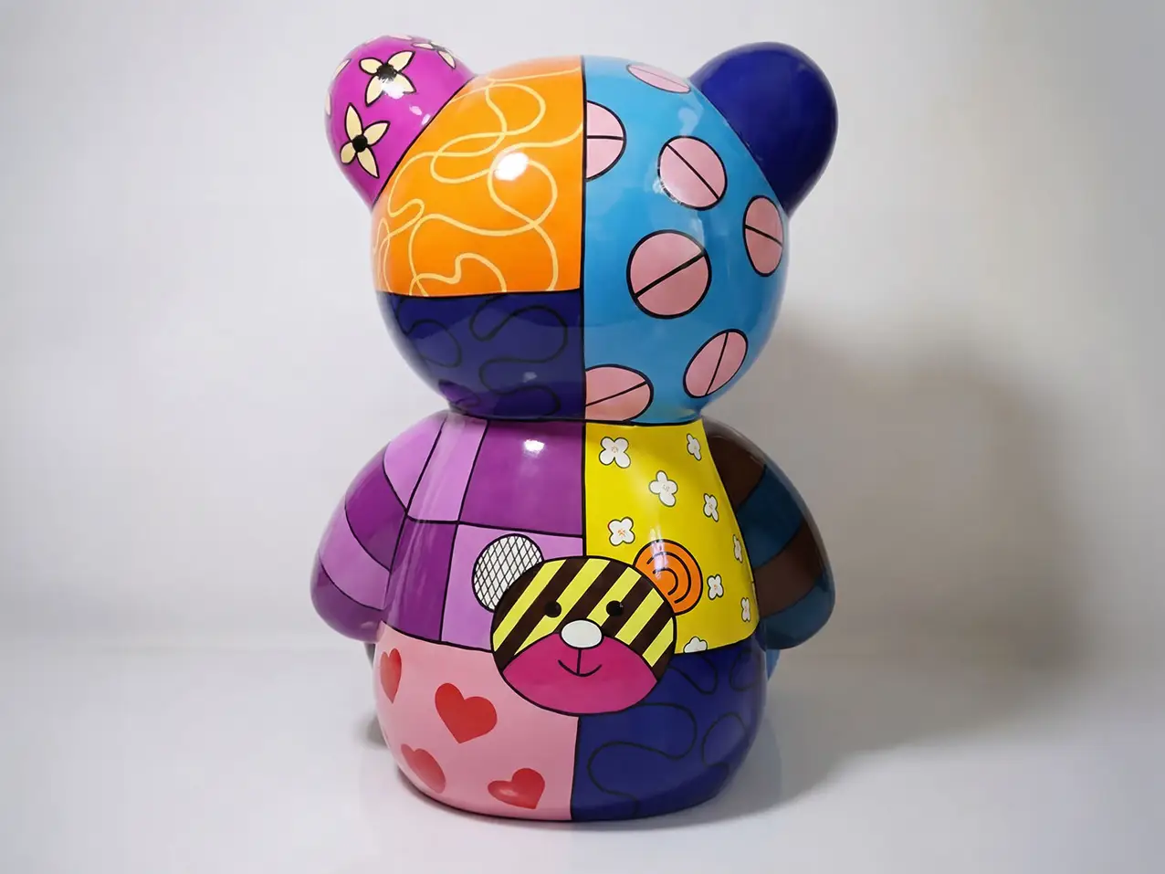 Grosser-sitzender-3D-Teddybaer-Dekorationsfigur-handbemalt-120cm