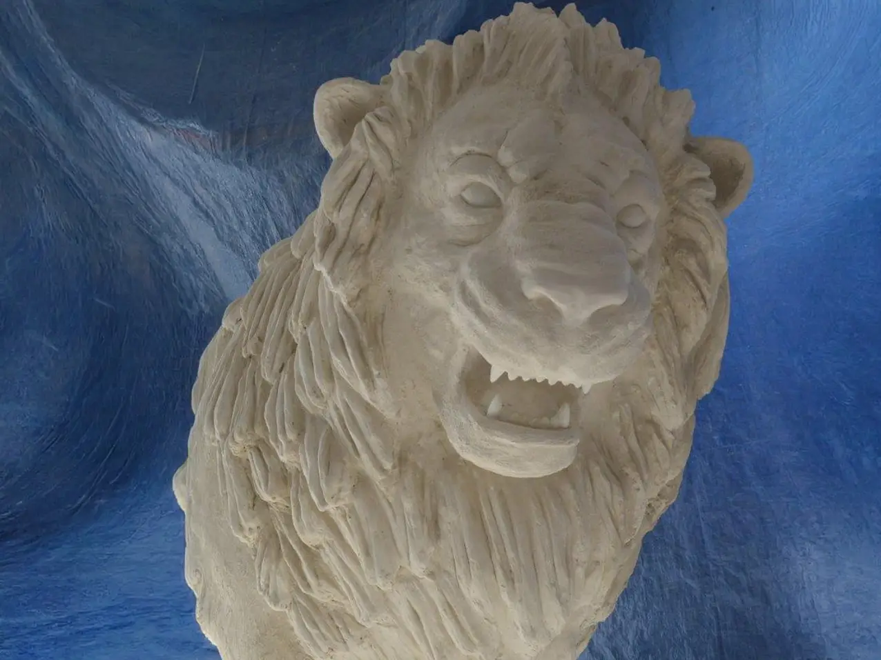 XXL-3d-lebensgrosse-Tierfigur-Dekoration-Loewen-Maehne