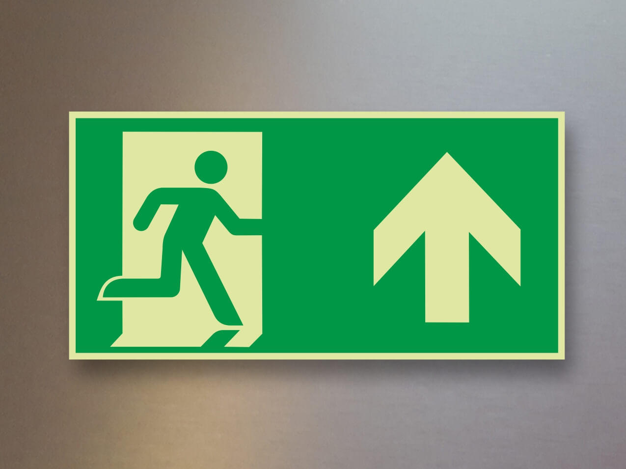 Rettungszeichen-Notausgang-Fluchtweg-nachleuchtend-Pfeil-rechts-oben