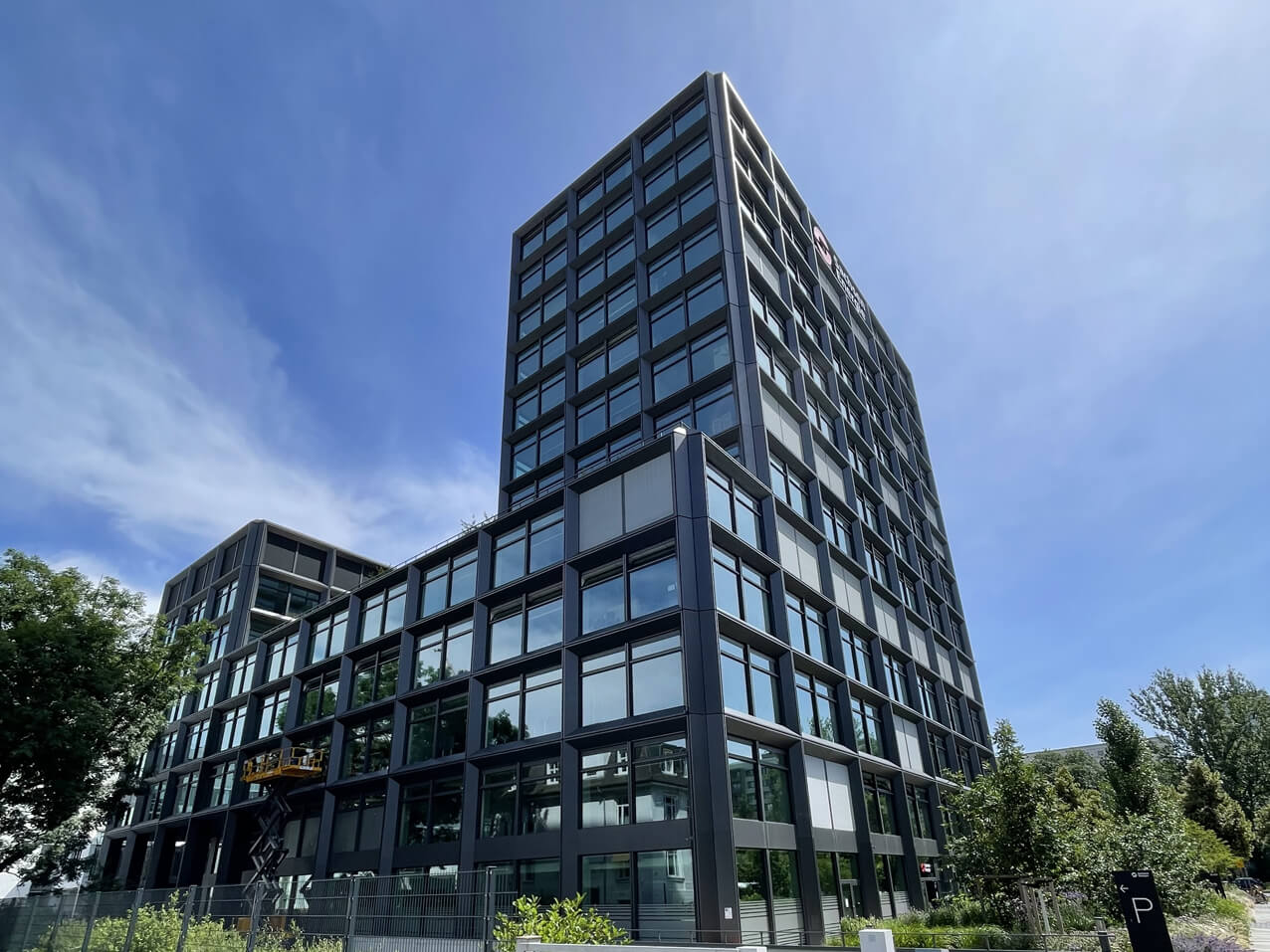 Vogelschutzfolie Seen  203-Fensterfront-Glasfassade-Vogelschutzfolierung