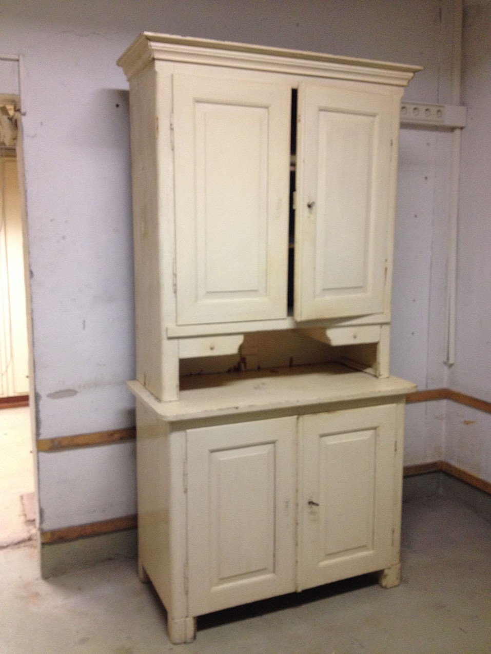 Antikes Küchenbüffet von ca. 1910  Gebraucht Antikes Küchenbüffet von ca. 1910  Gebraucht