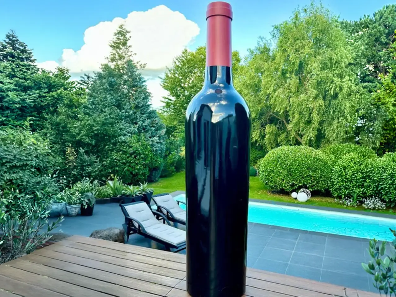 sehr-grosse-Dekorationsfigur-Weinflasche-230cm