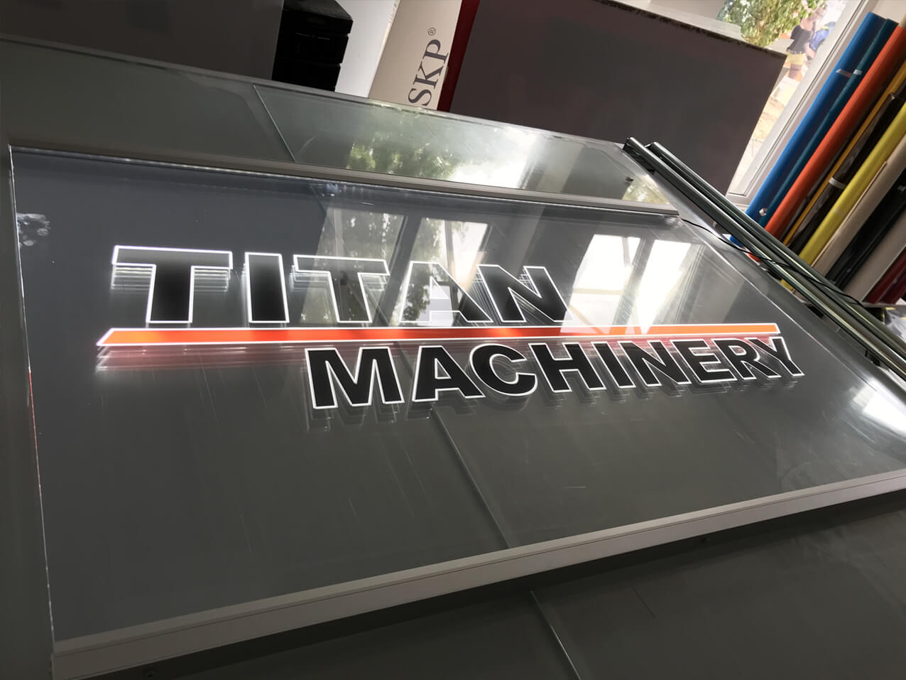 690-LED-Lichtfluter-Acryl-Leuchtschild-Haengeschild