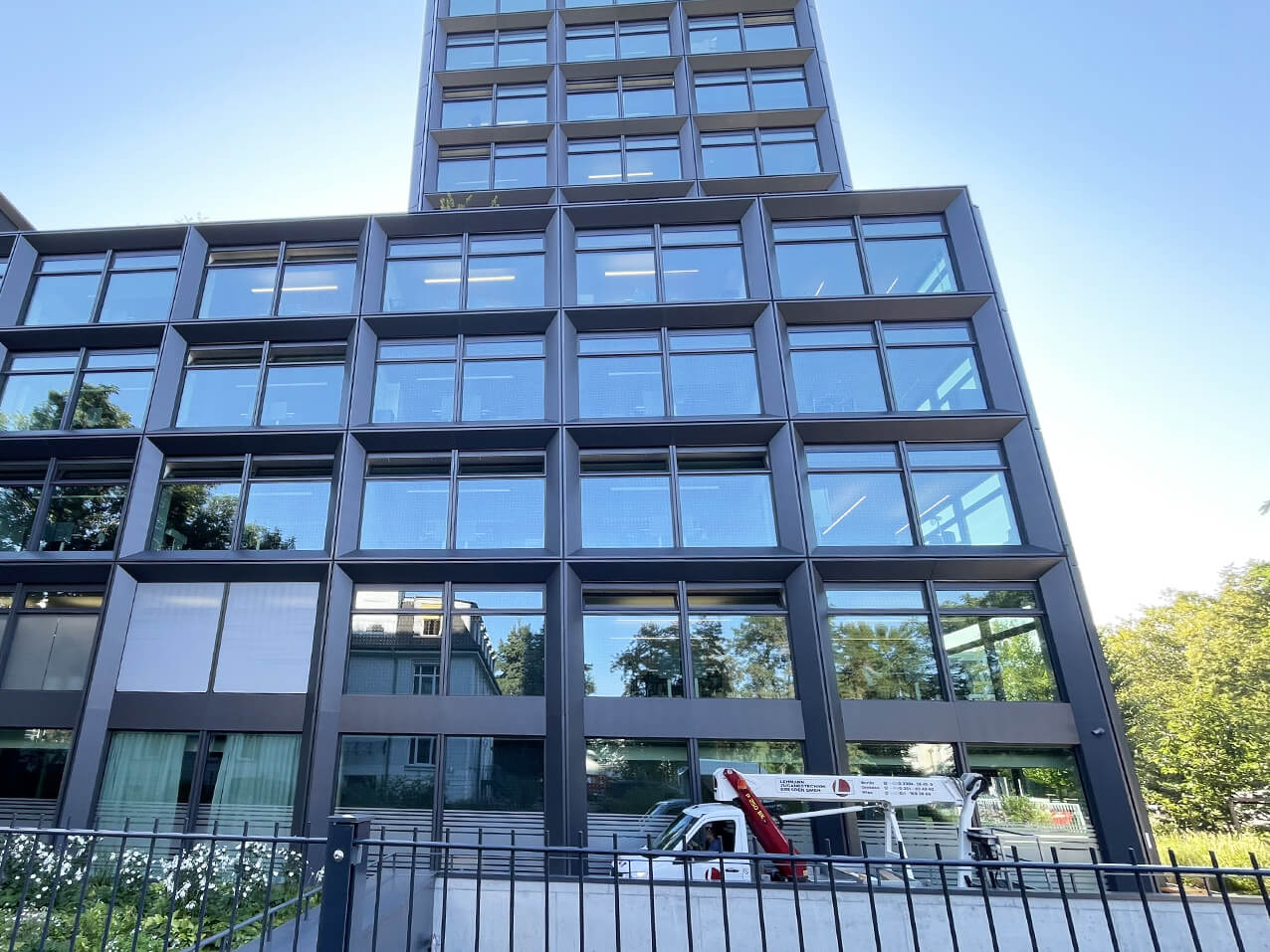 Vogelschutzfolie Seen Punkte 203-Fensterfront-Glasfassade-Vogelschutzfolie-Seen