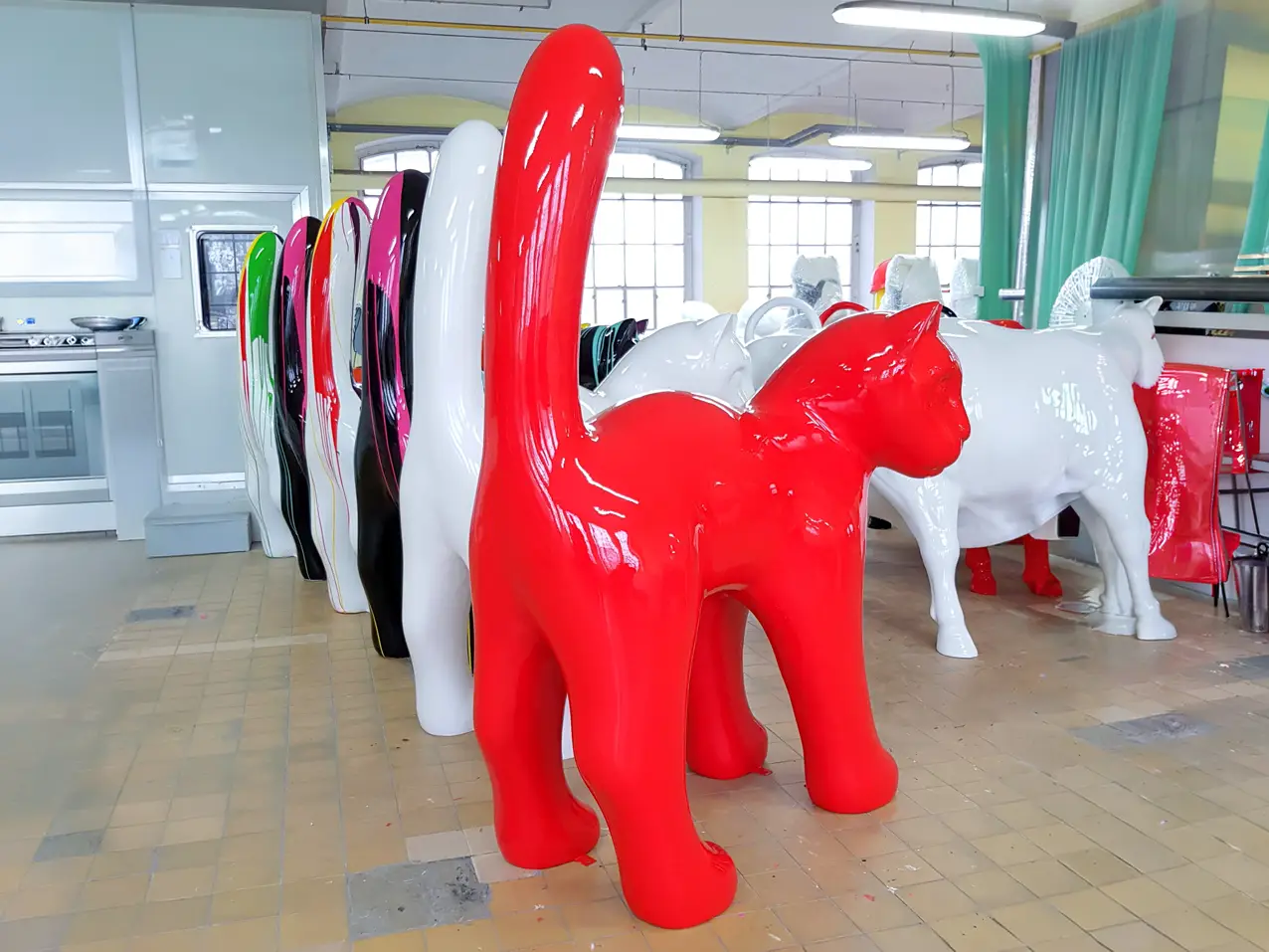 XXL-3d-Tierfigur-Dekoration-Riesenkatze-Artkunst-bunt-bemalt