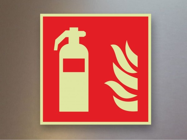 Brandschutzzeichen Feuerlöscher nachleuchtend F001